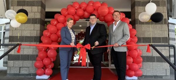 v.l.n.r.: Viola Krome, Multi Property Manager Region Frankfurt, David Wilhelm, Operations Manager Leonardo Mainz und Jan Heringa, Vice President Development und Project Management Leonardo Hotels Central Europe ©Leonardo Hotels Central Europe